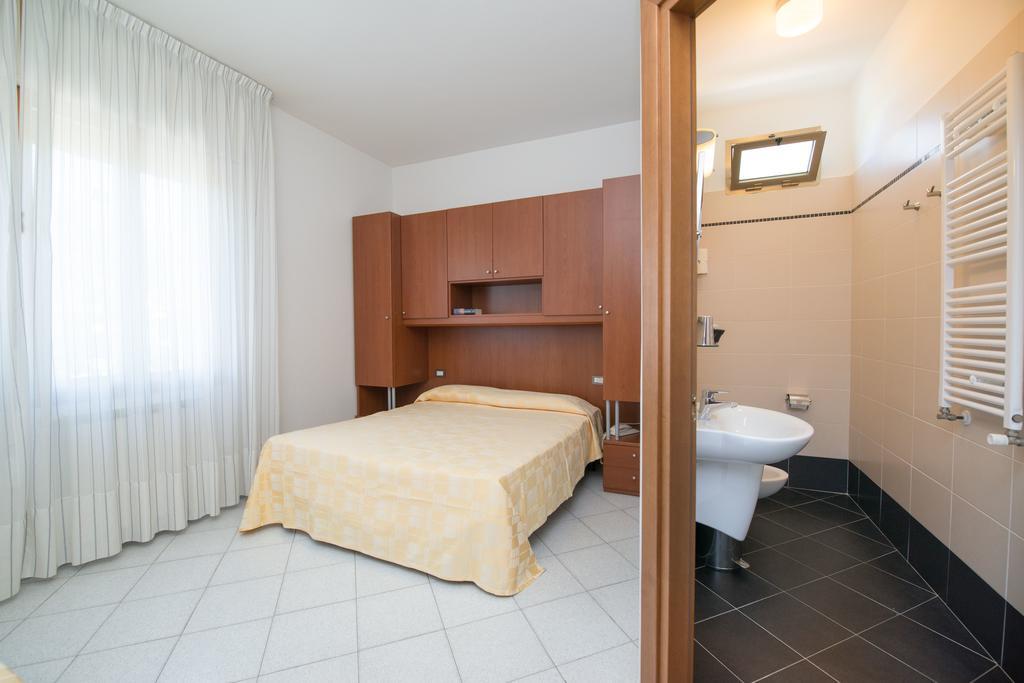 Albergo Arcobaleno Sottomarina Szoba fotó