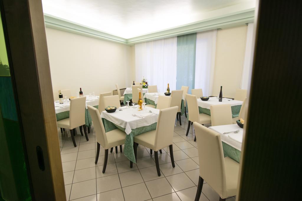 Albergo Arcobaleno Sottomarina Kültér fotó