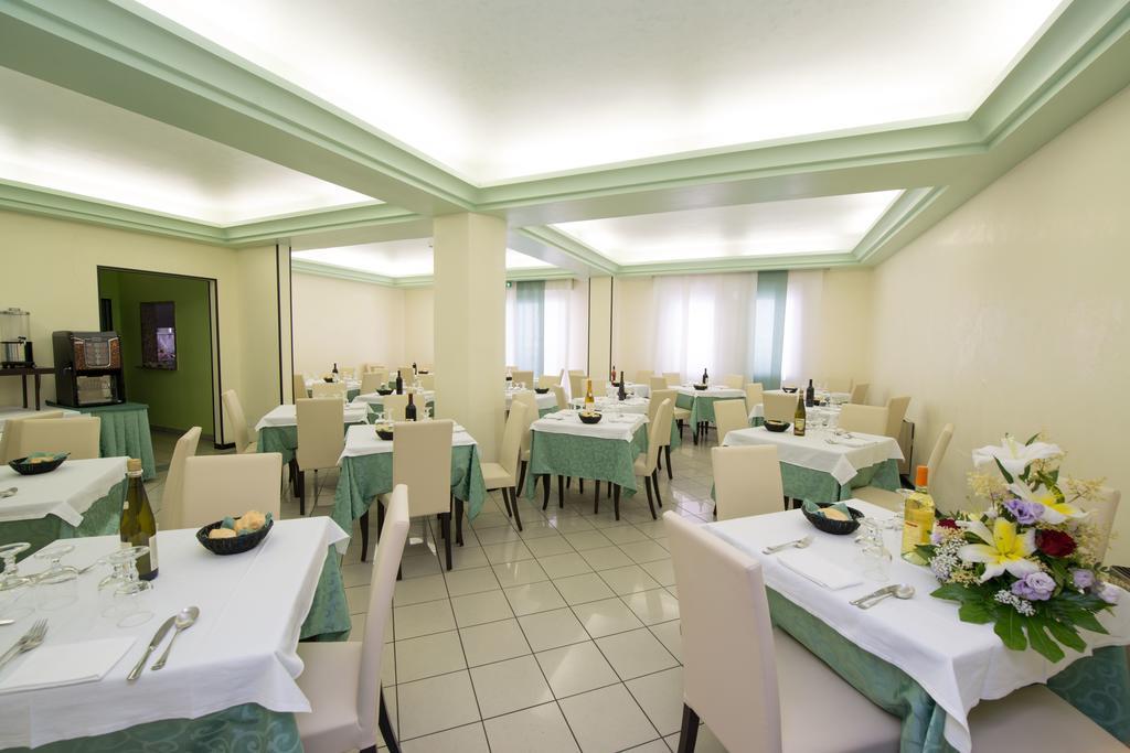 Albergo Arcobaleno Sottomarina Kültér fotó
