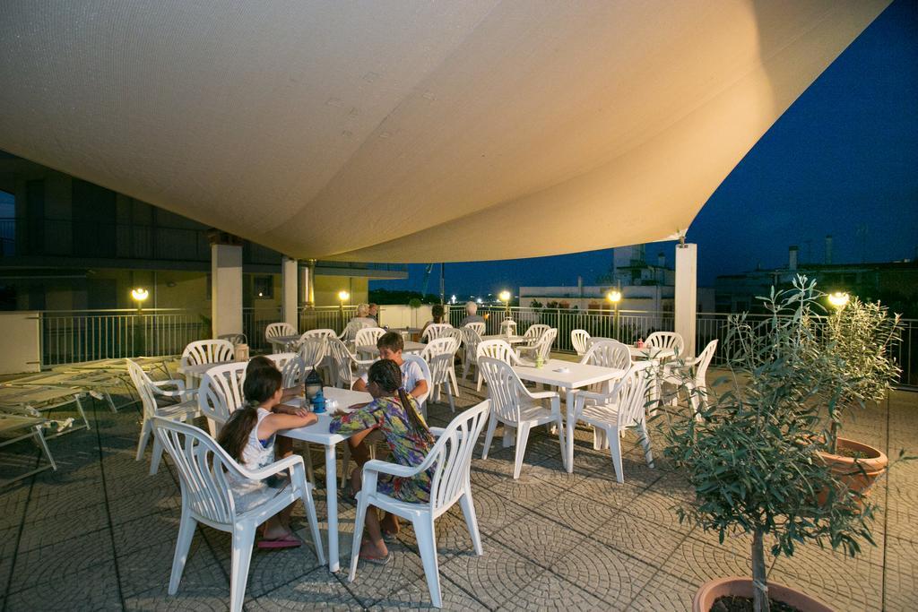Albergo Arcobaleno Sottomarina Kültér fotó